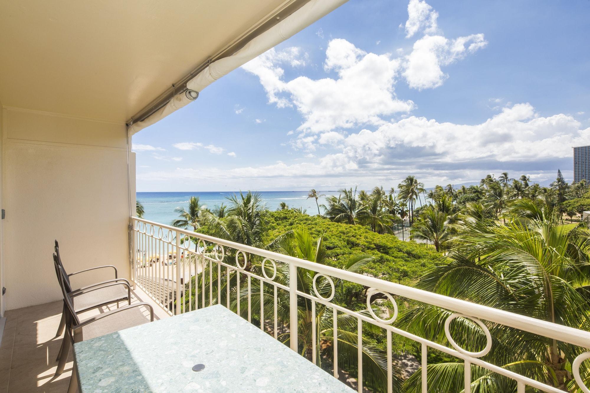 Castle Waikiki Shore Honolulu Exterior photo