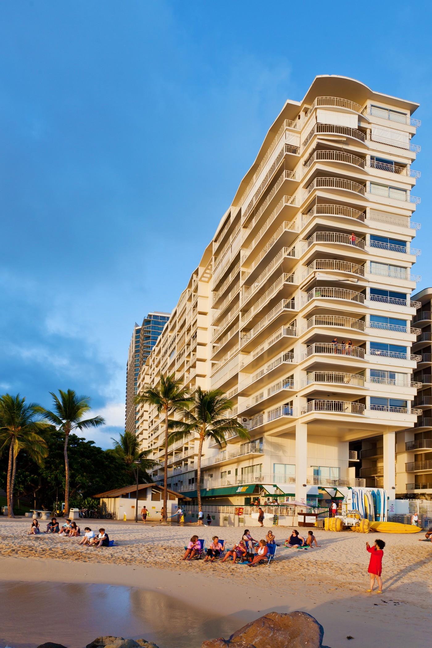 Castle Waikiki Shore Honolulu Exterior photo