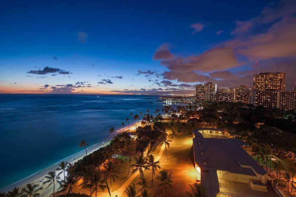 Castle Waikiki Shore Honolulu Exterior photo