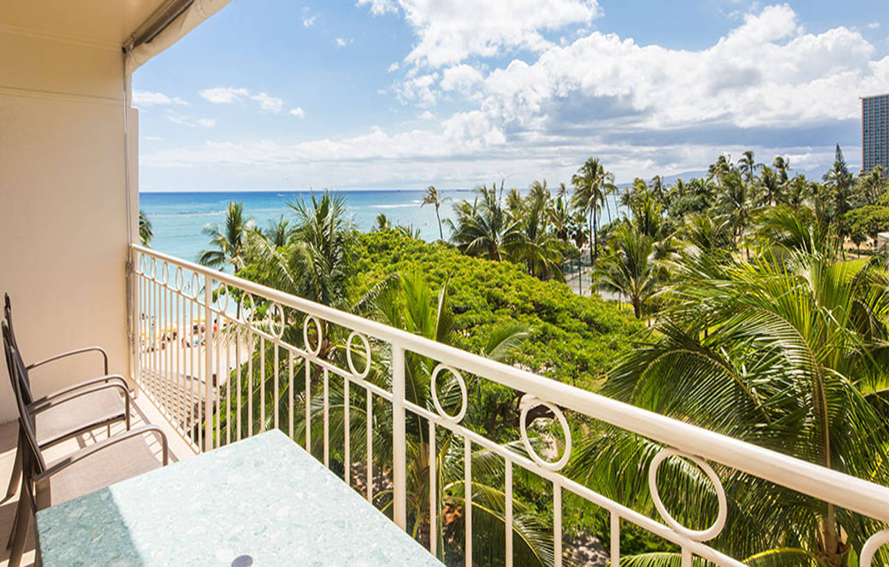 Castle Waikiki Shore Honolulu Exterior photo